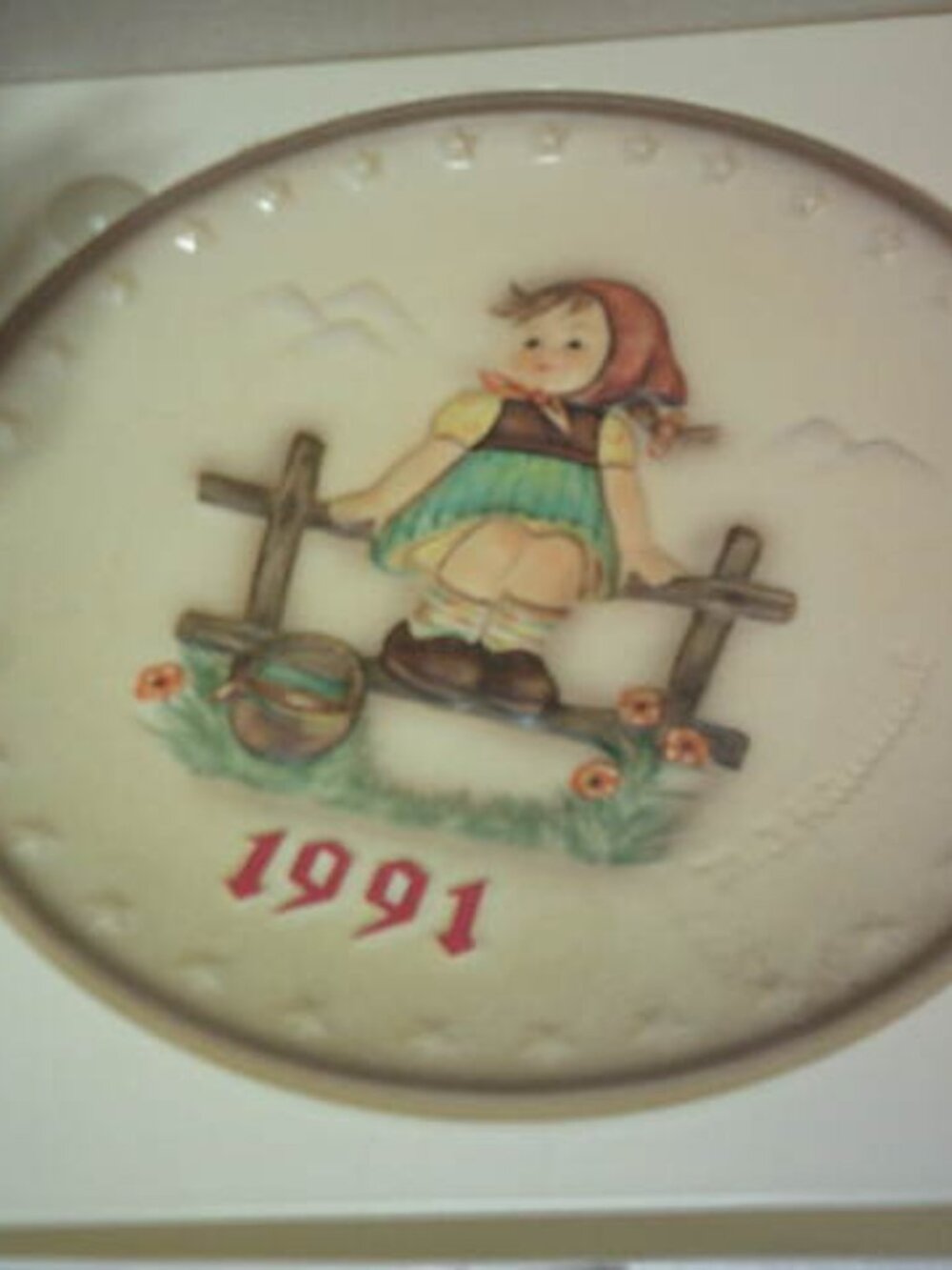 NIB M J HUMMEL GOEBEL 1991 TWENTY-FIRST EDITION W GERMANY PLATE GIRL ON FENCE 🎁